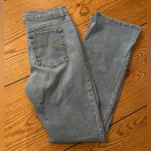 Women’s Light Wash Bootcut Jeans